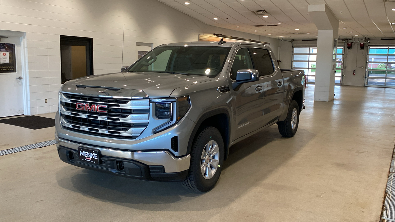 2025 GMC Sierra 1500 SLE 2