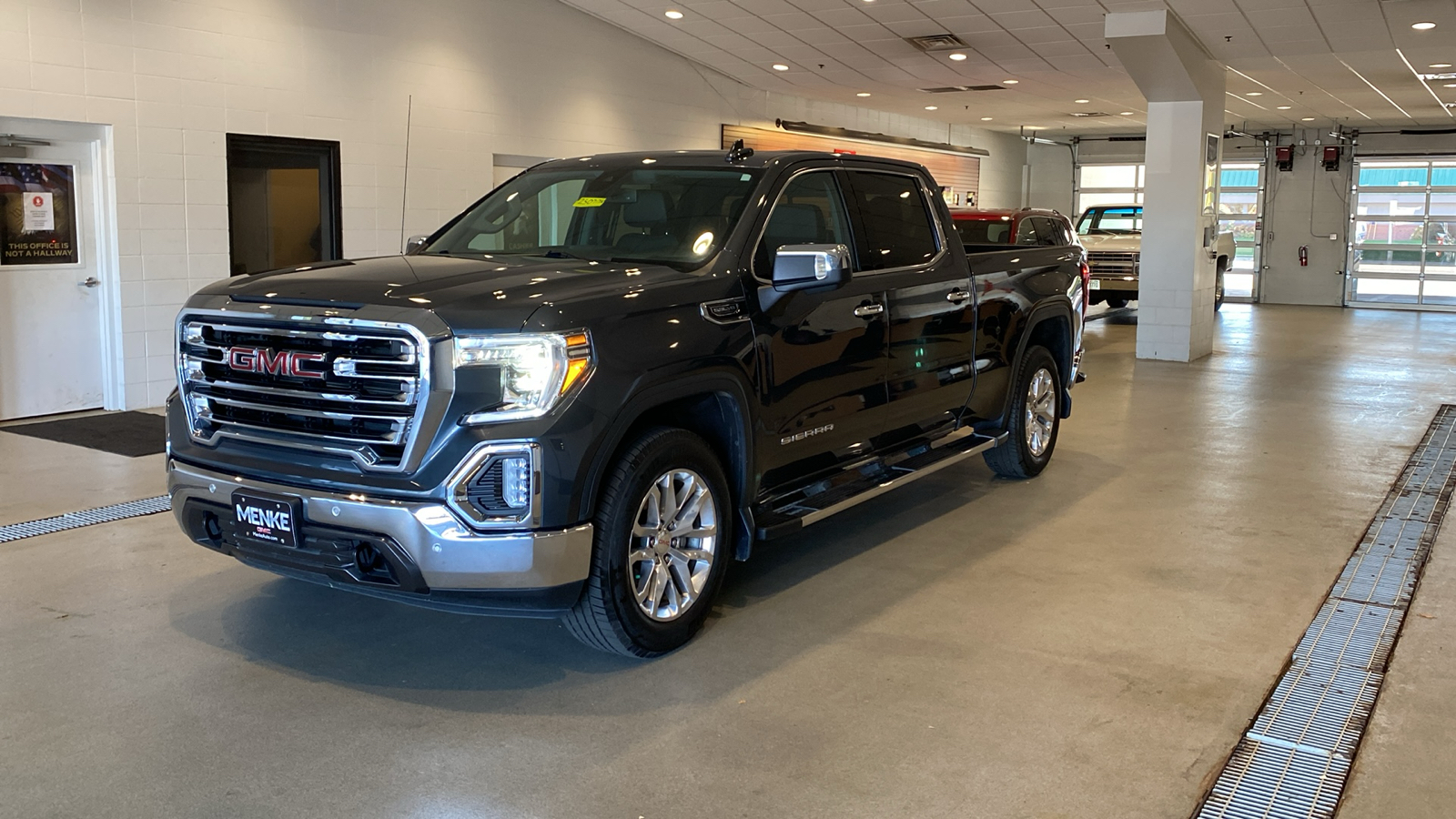 2019 GMC Sierra 1500 SLT 2