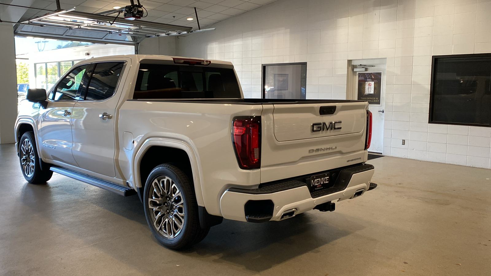 2025 GMC Sierra 1500 Denali Ultimate 8