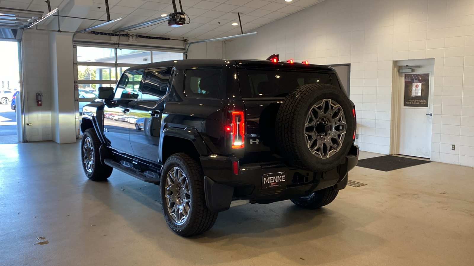 2025 GMC Hummer EV SUV 3X 8