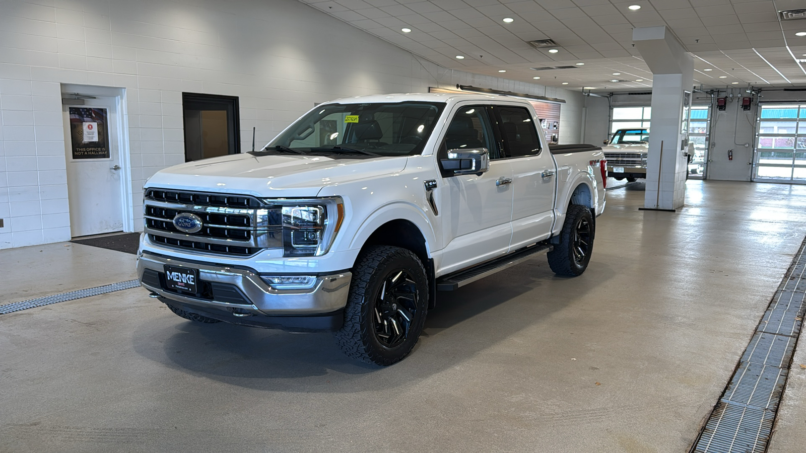 2021 Ford F-150 Lariat 2