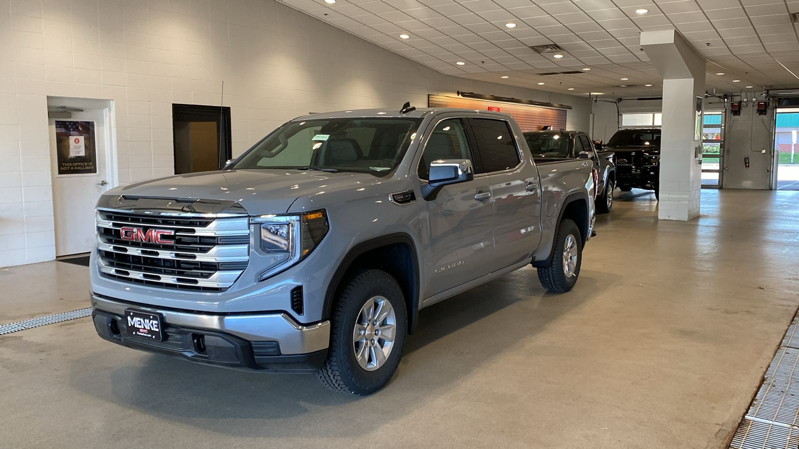 2025 GMC Sierra 1500 SLE 2