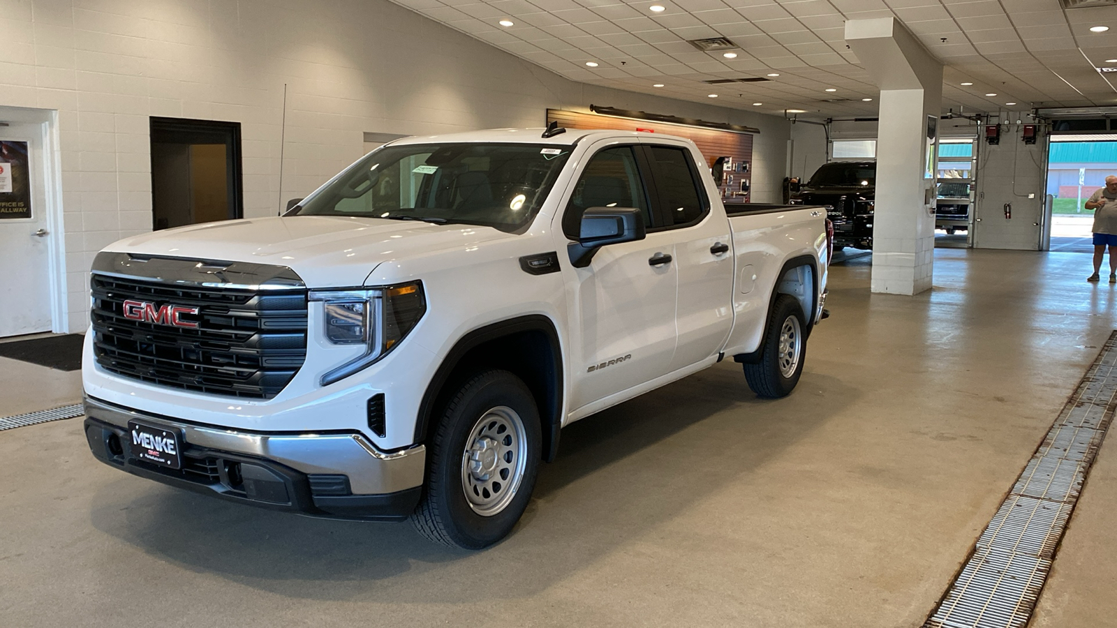 2025 GMC Sierra 1500 Pro 2