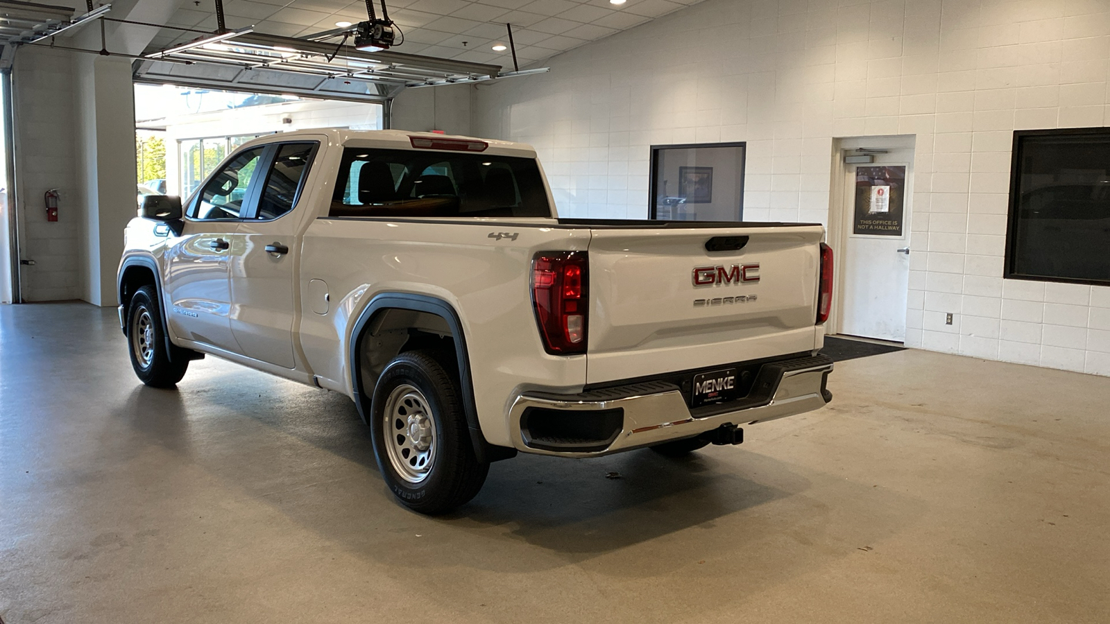 2025 GMC Sierra 1500 Pro 8