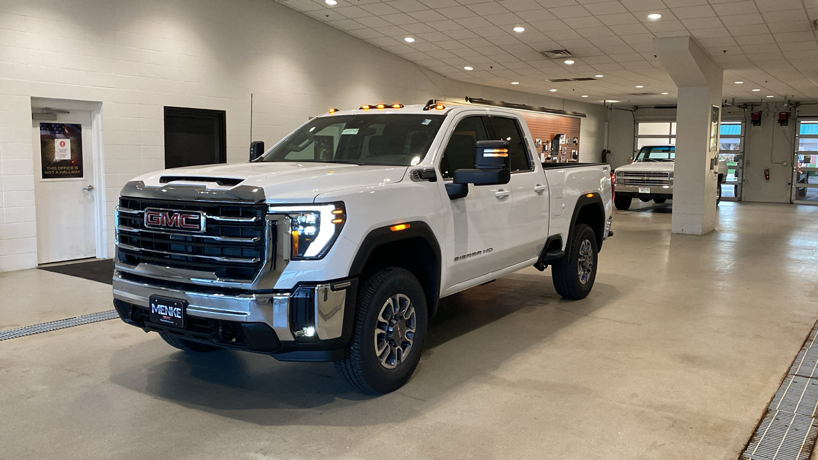 2025 GMC Sierra 2500HD SLE 2