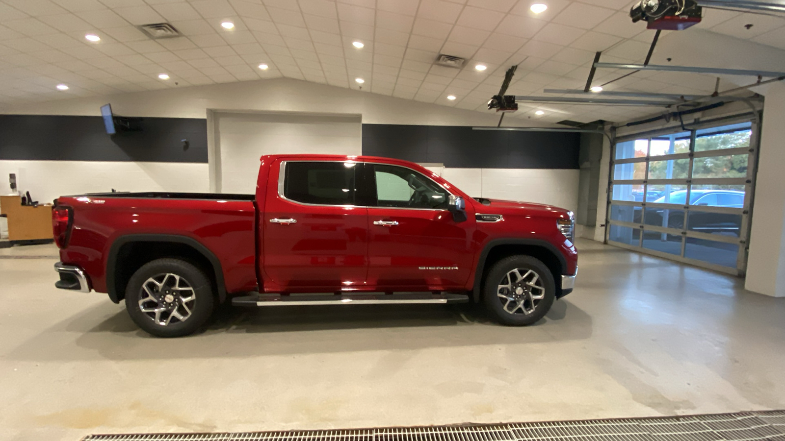 2025 GMC Sierra 1500 SLT 5