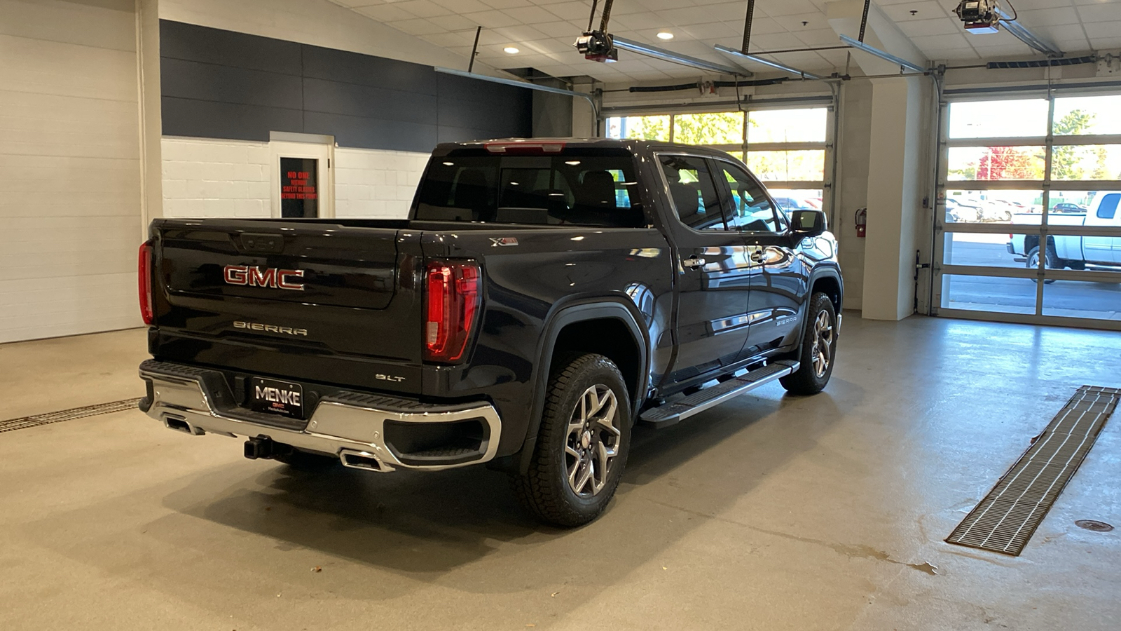 2025 GMC Sierra 1500 SLT 6