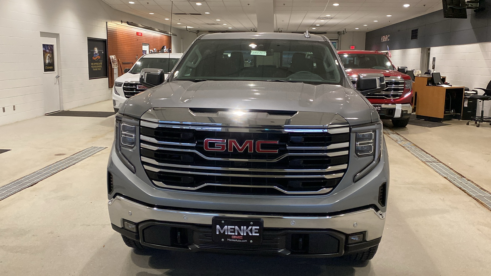 2025 GMC Sierra 1500 SLT 3