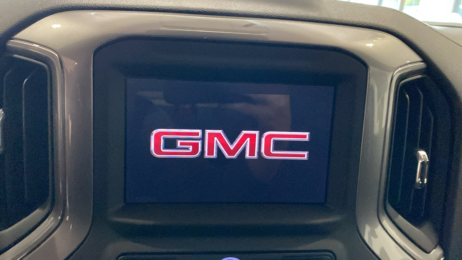 2025 GMC Sierra 1500 Pro 18