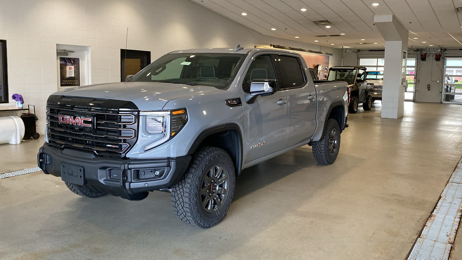 2025 GMC Sierra 1500 AT4X 2