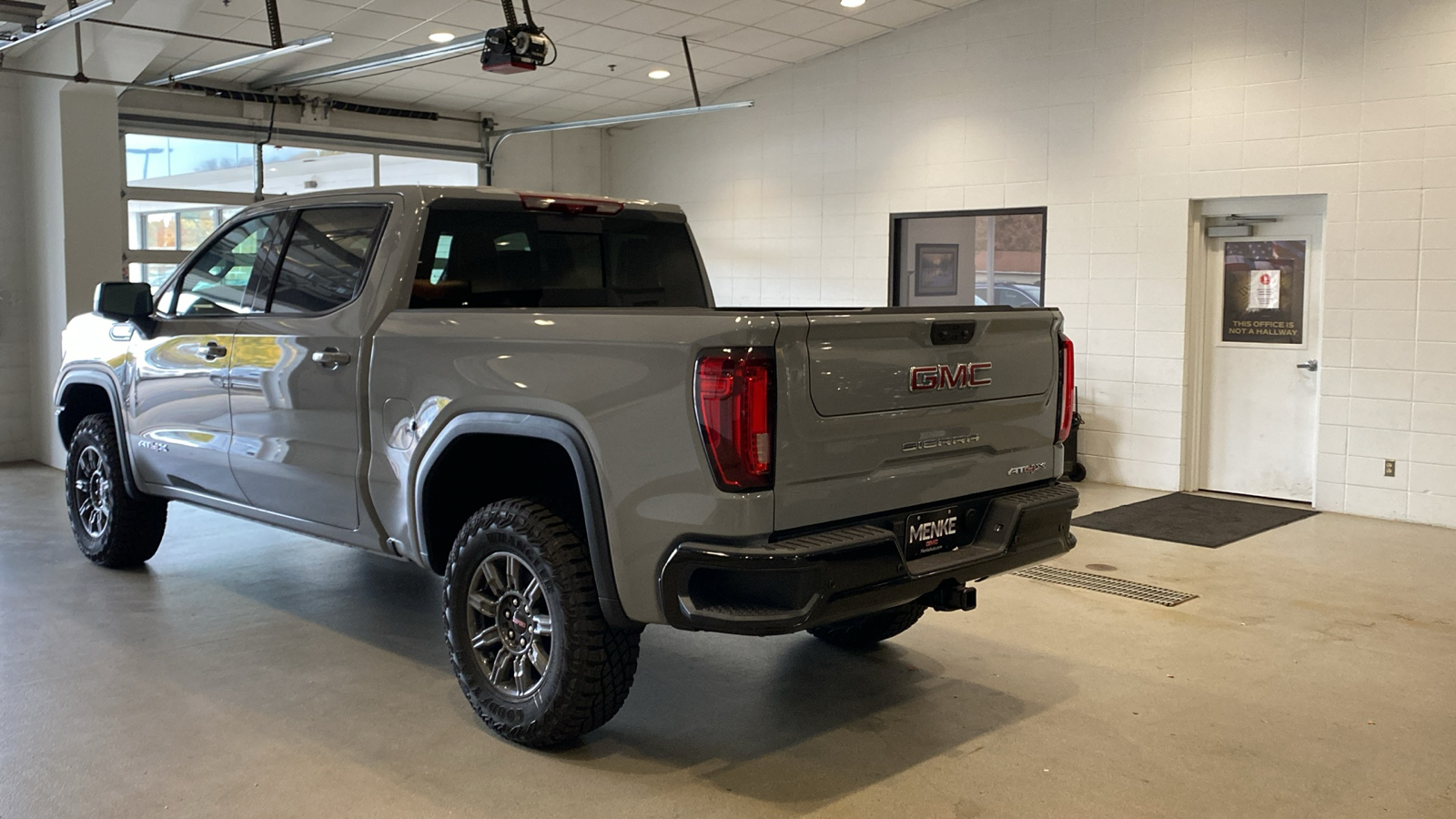 2025 GMC Sierra 1500 AT4X 8