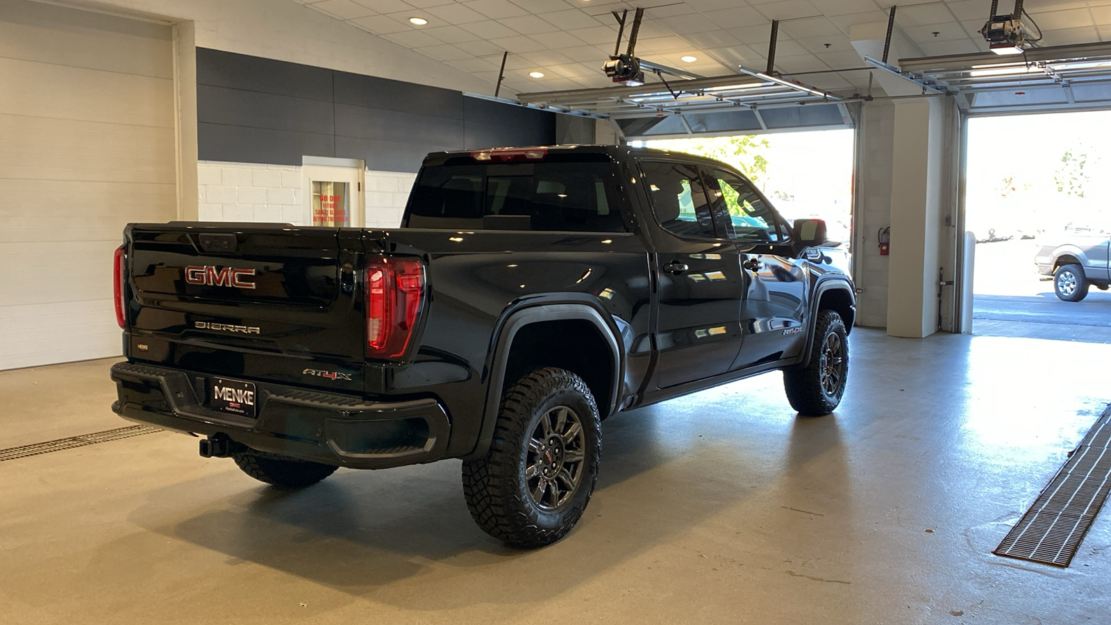 2025 GMC Sierra 1500 AT4X 6