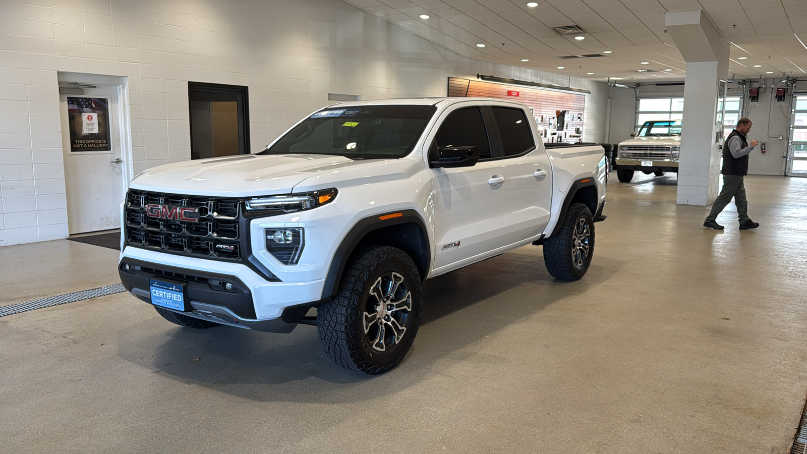 2023 GMC Canyon AT4 2