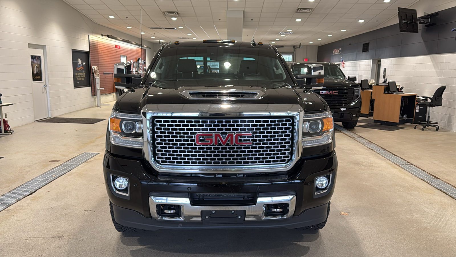 2017 GMC Sierra 3500HD Denali 3