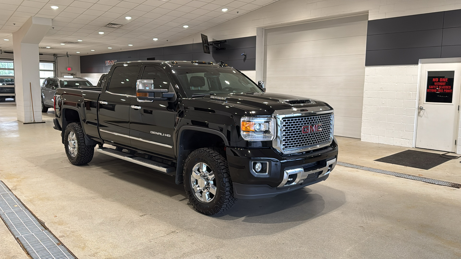 2017 GMC Sierra 3500HD Denali 4