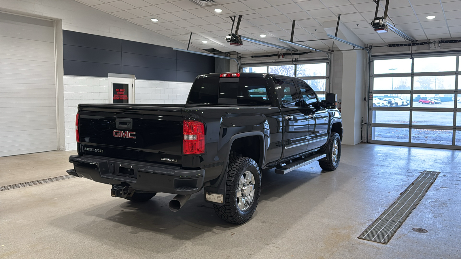 2017 GMC Sierra 3500HD Denali 6