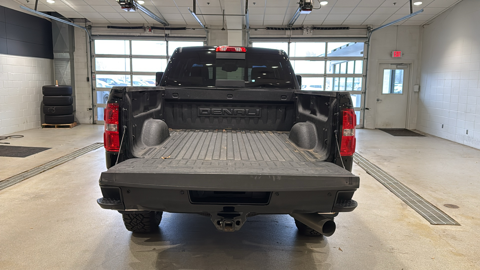 2017 GMC Sierra 3500HD Denali 16