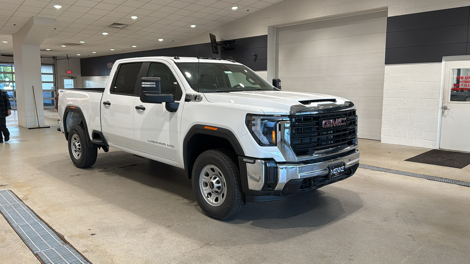 2025 GMC Sierra 3500HD Pro 4