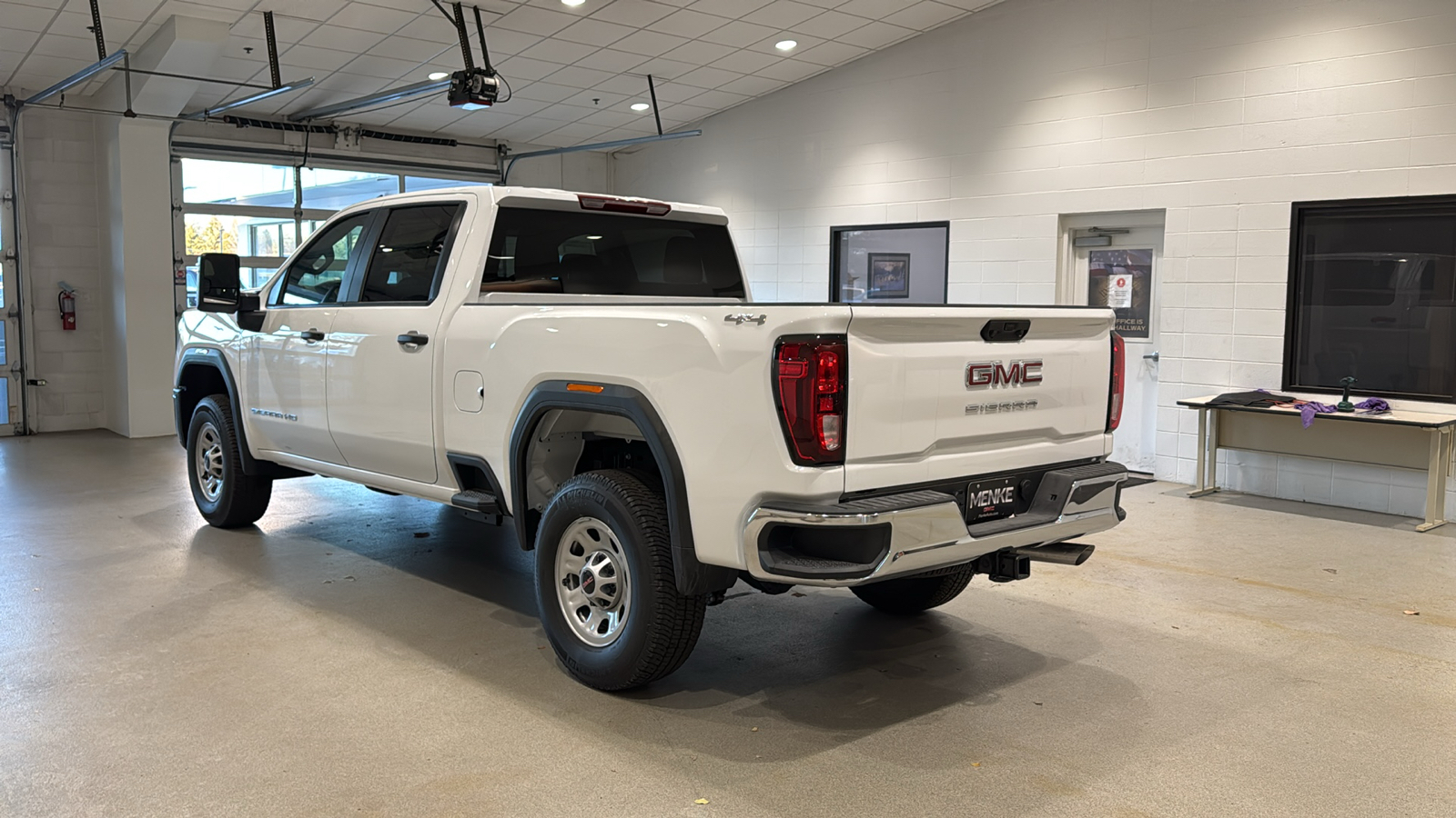 2025 GMC Sierra 3500HD Pro 8