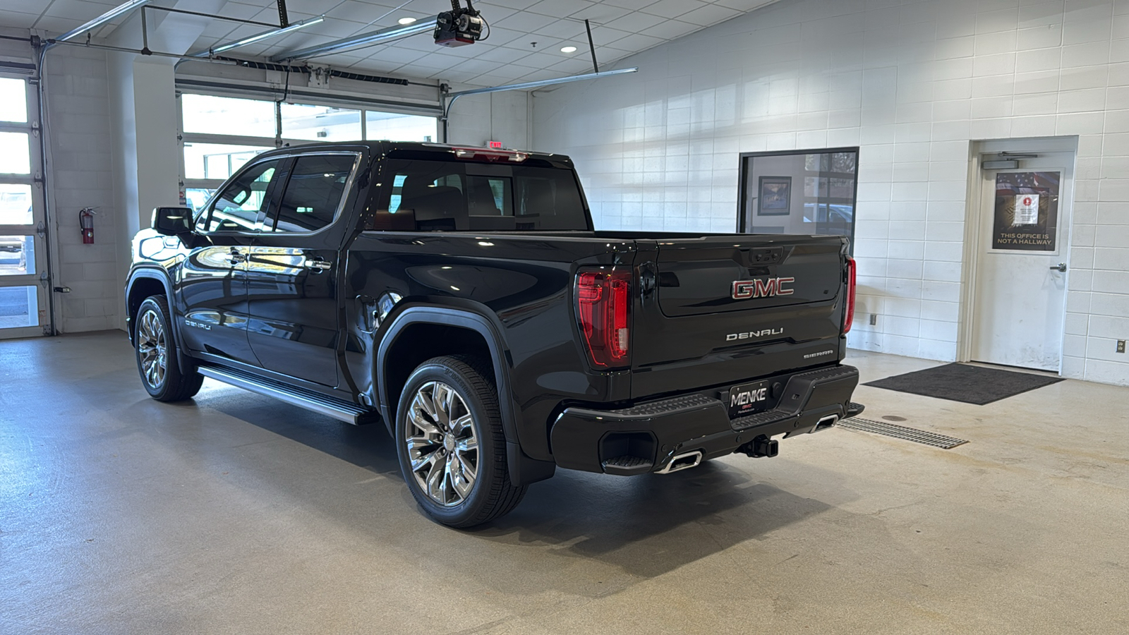 2025 GMC Sierra 1500 Denali 8