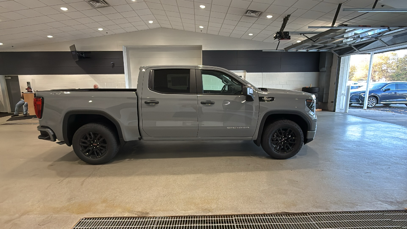 2025 GMC Sierra 1500 Pro 5