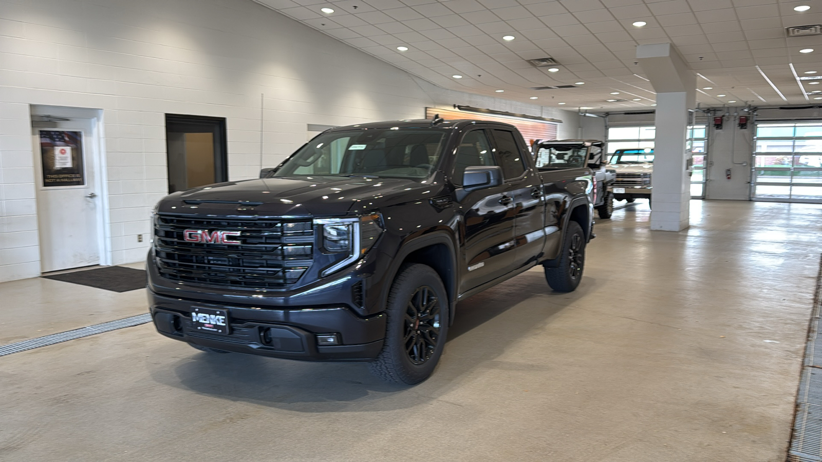 2025 GMC Sierra 1500 Elevation 2