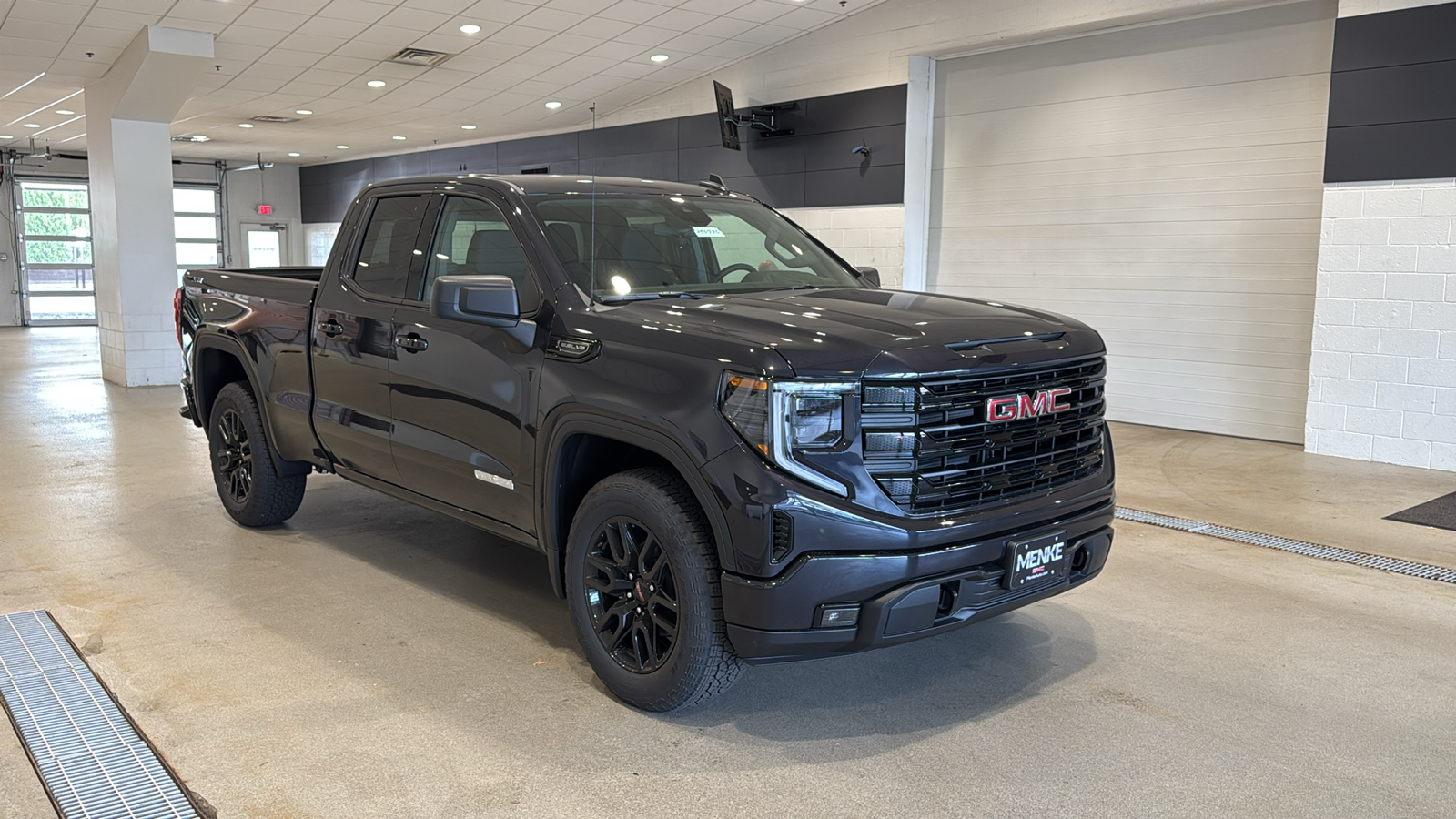 2025 GMC Sierra 1500 Elevation 4