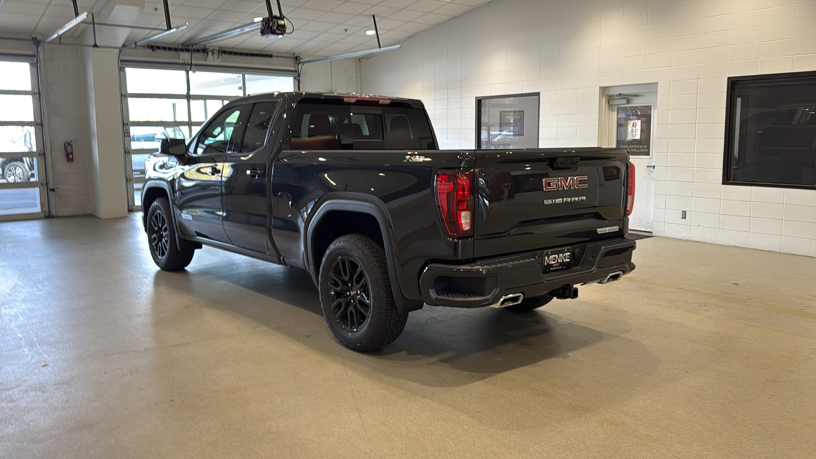 2025 GMC Sierra 1500 Elevation 8