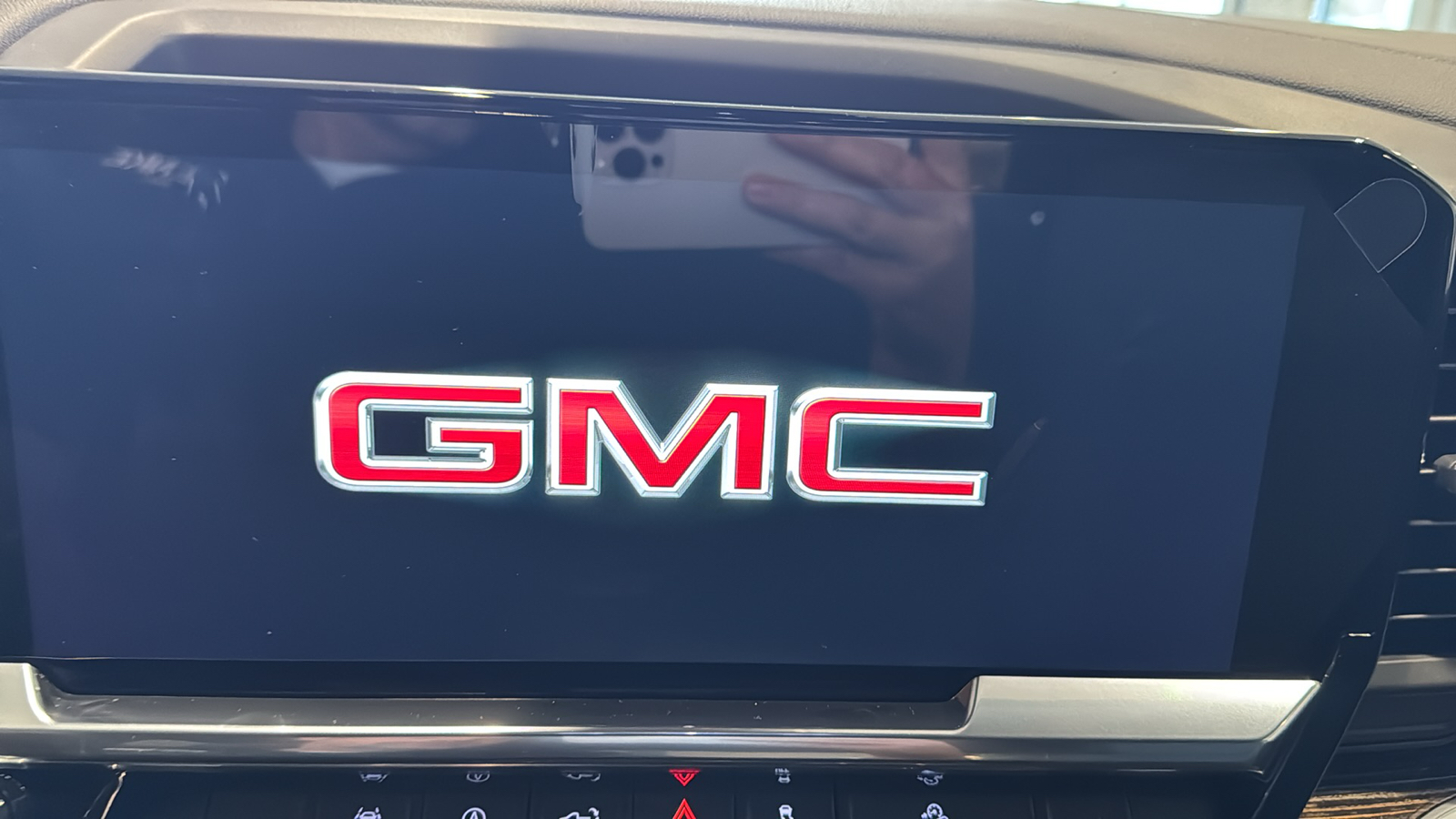 2025 GMC Sierra 1500 Elevation 23