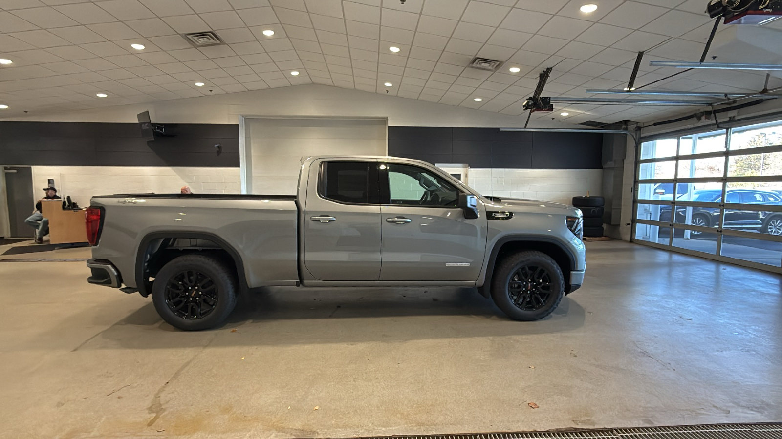 2025 GMC Sierra 1500 Elevation 5