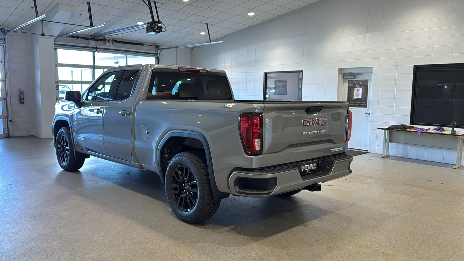 2025 GMC Sierra 1500 Elevation 8