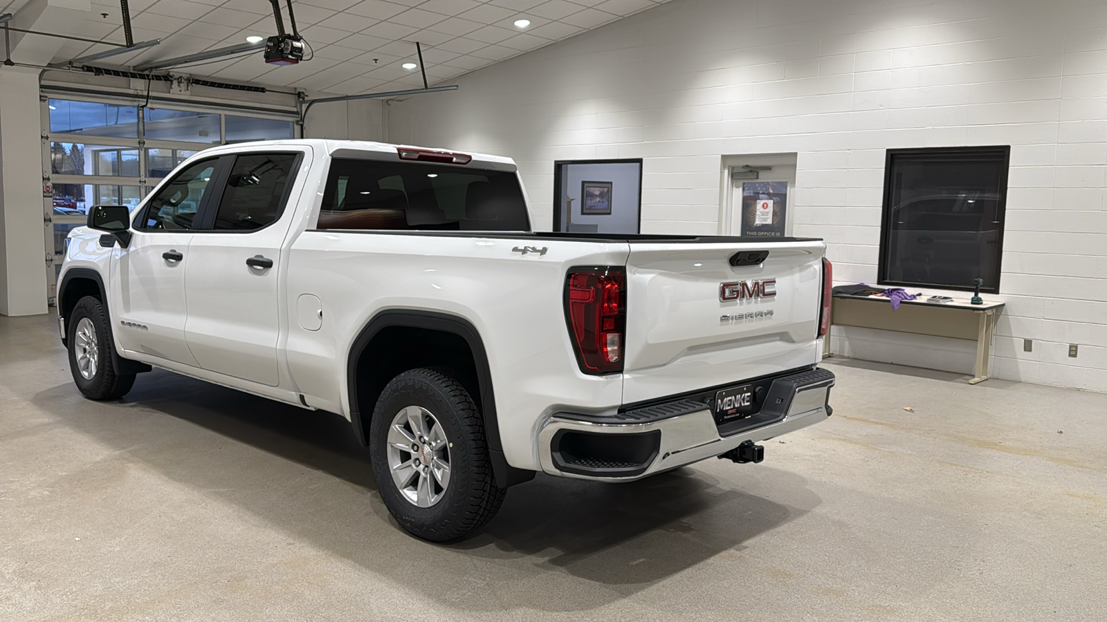 2025 GMC Sierra 1500 Pro 8