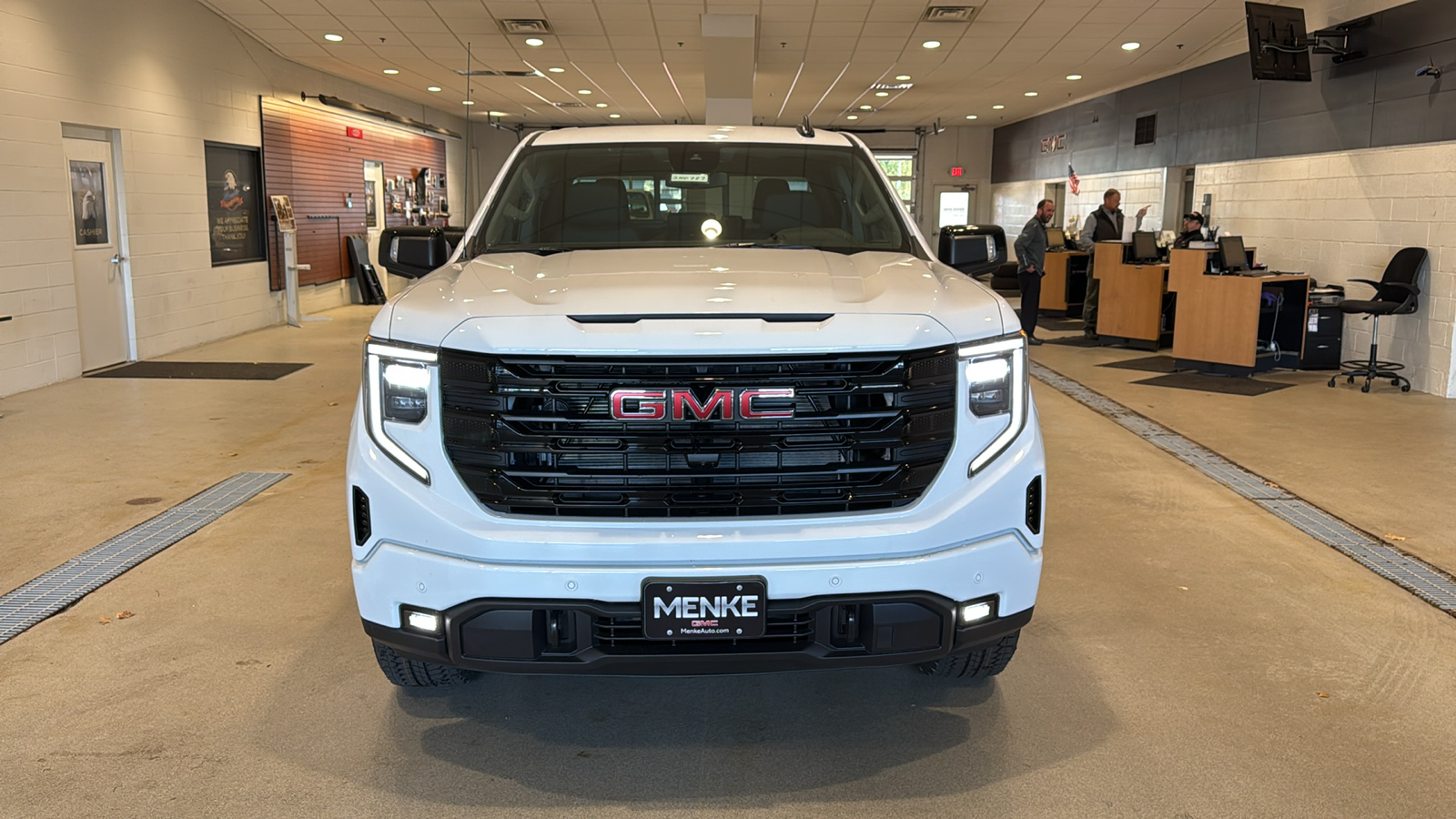 2025 GMC Sierra 1500 Elevation 3