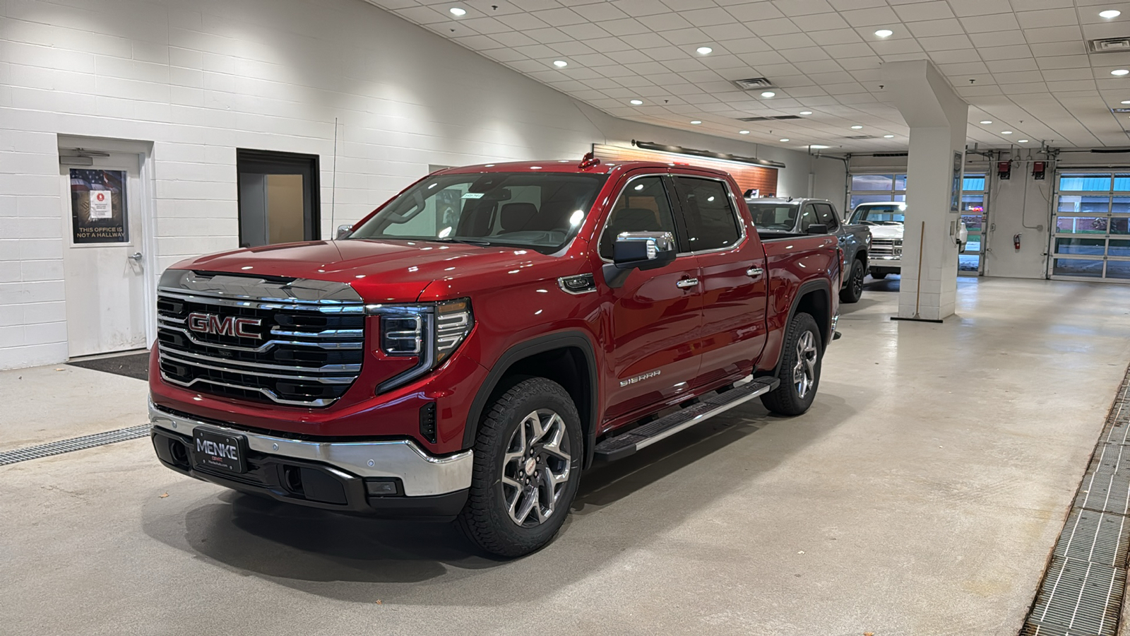 2025 GMC Sierra 1500 SLT 2