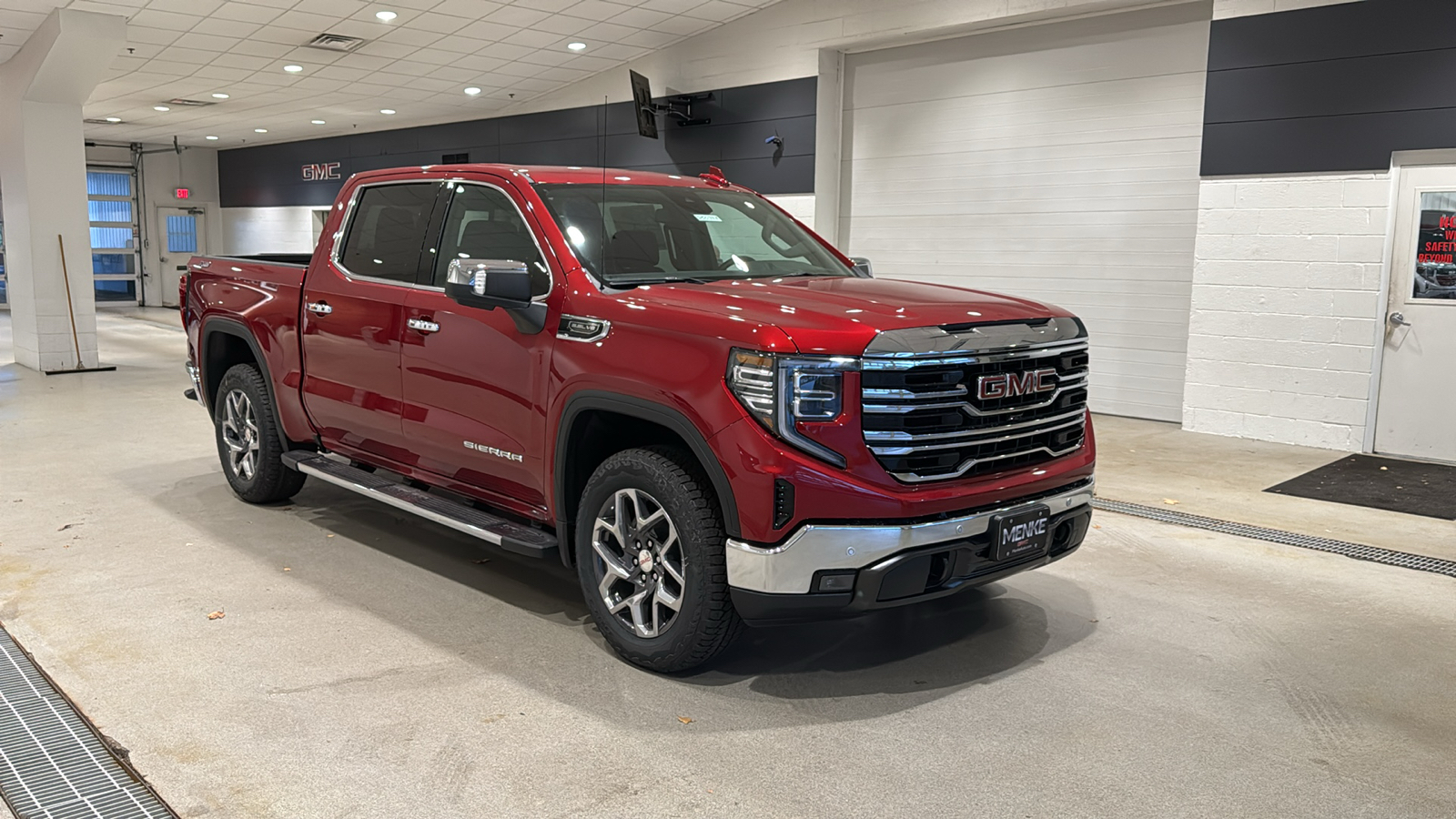 2025 GMC Sierra 1500 SLT 4