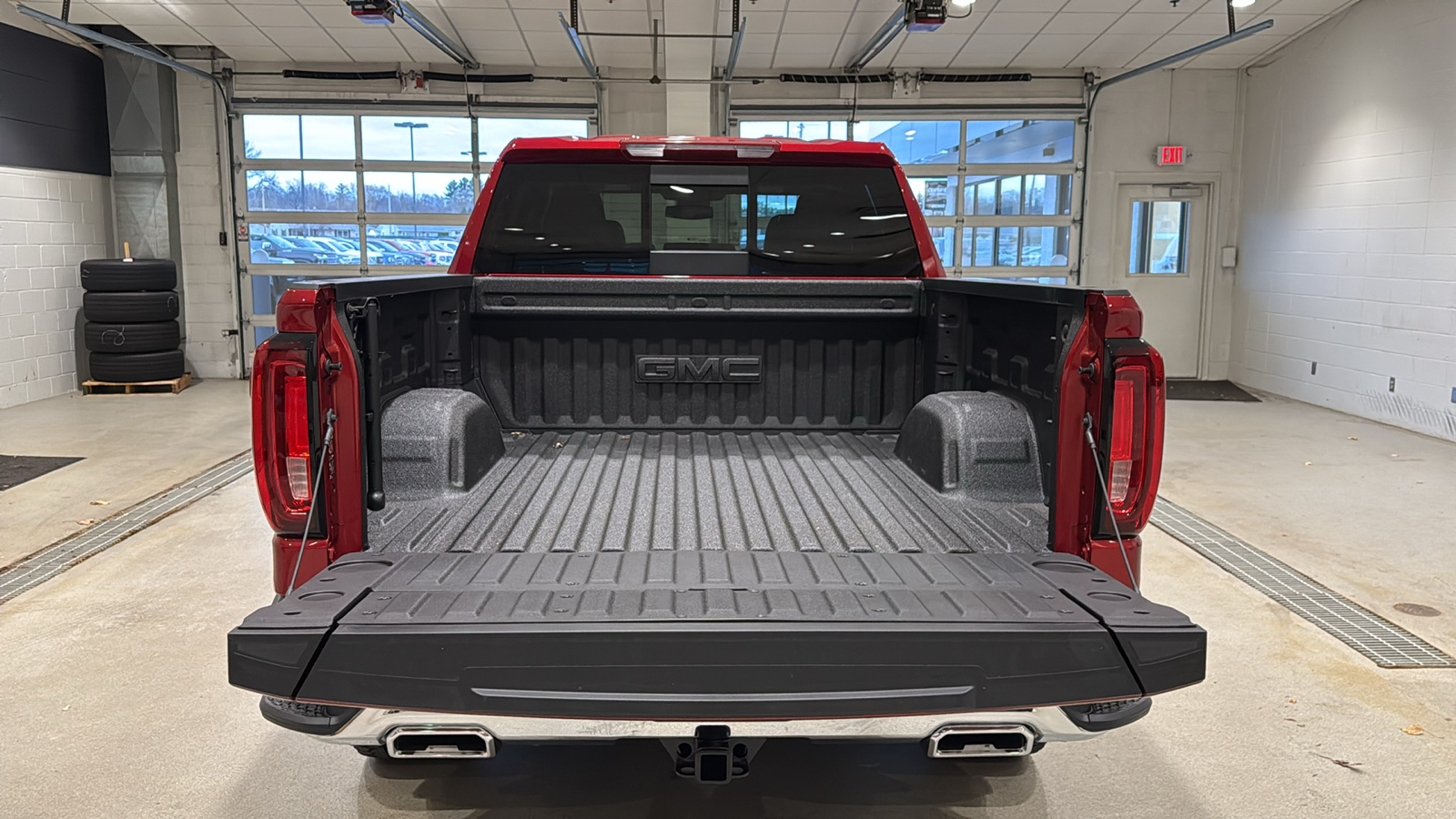 2025 GMC Sierra 1500 SLT 17