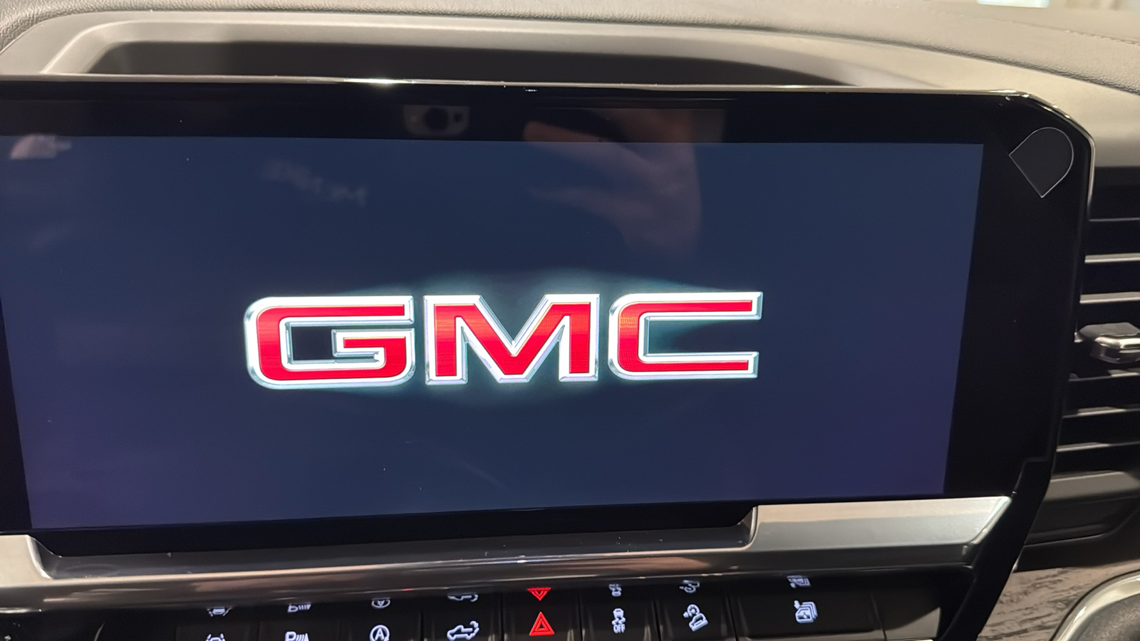 2025 GMC Sierra 1500 SLT 26