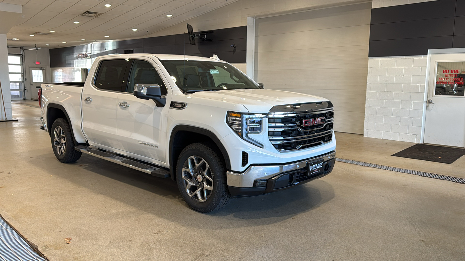 2025 GMC Sierra 1500 SLT 4