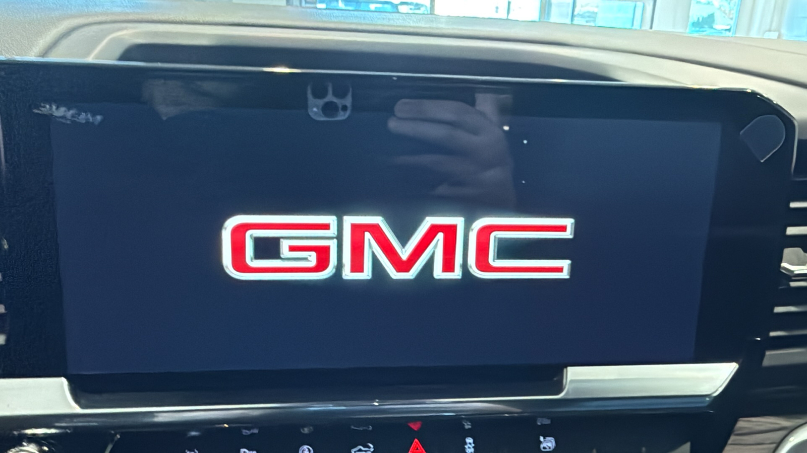 2025 GMC Sierra 1500 SLT 25