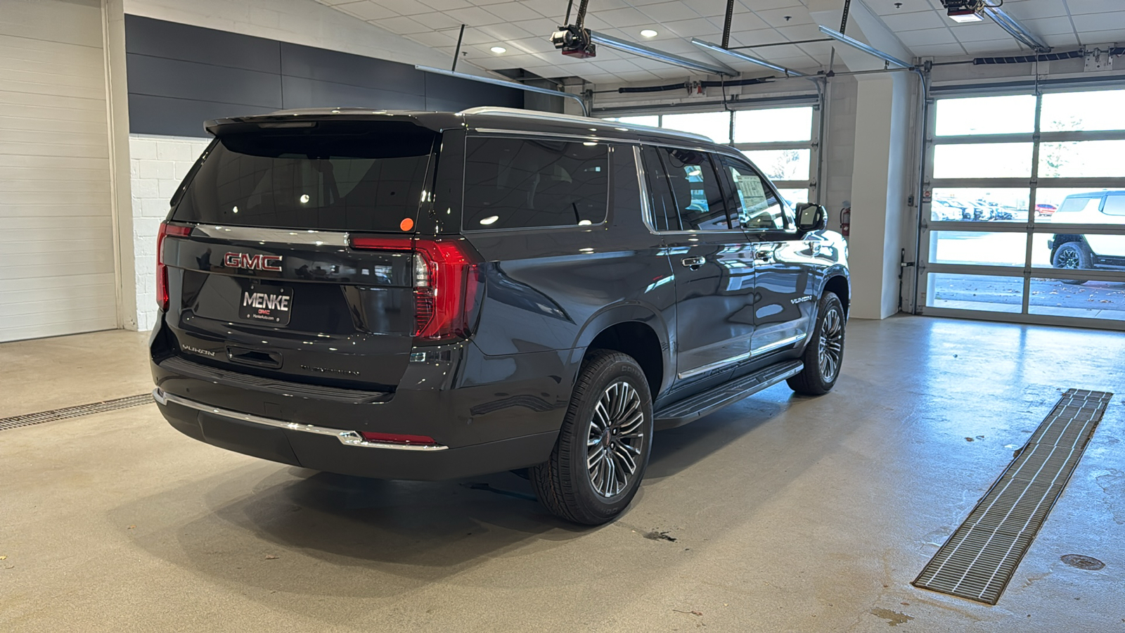 2025 GMC Yukon XL  6