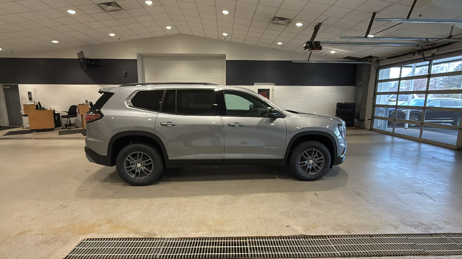 2025 GMC Acadia Elevation 5