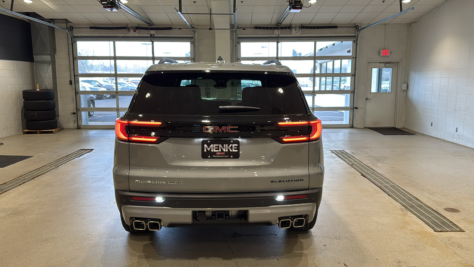 2025 GMC Acadia Elevation 7