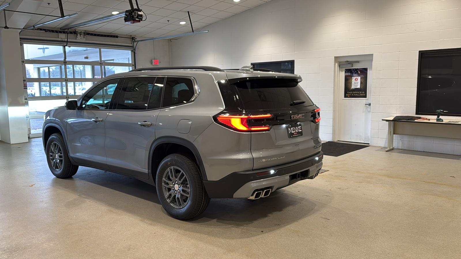 2025 GMC Acadia Elevation 8