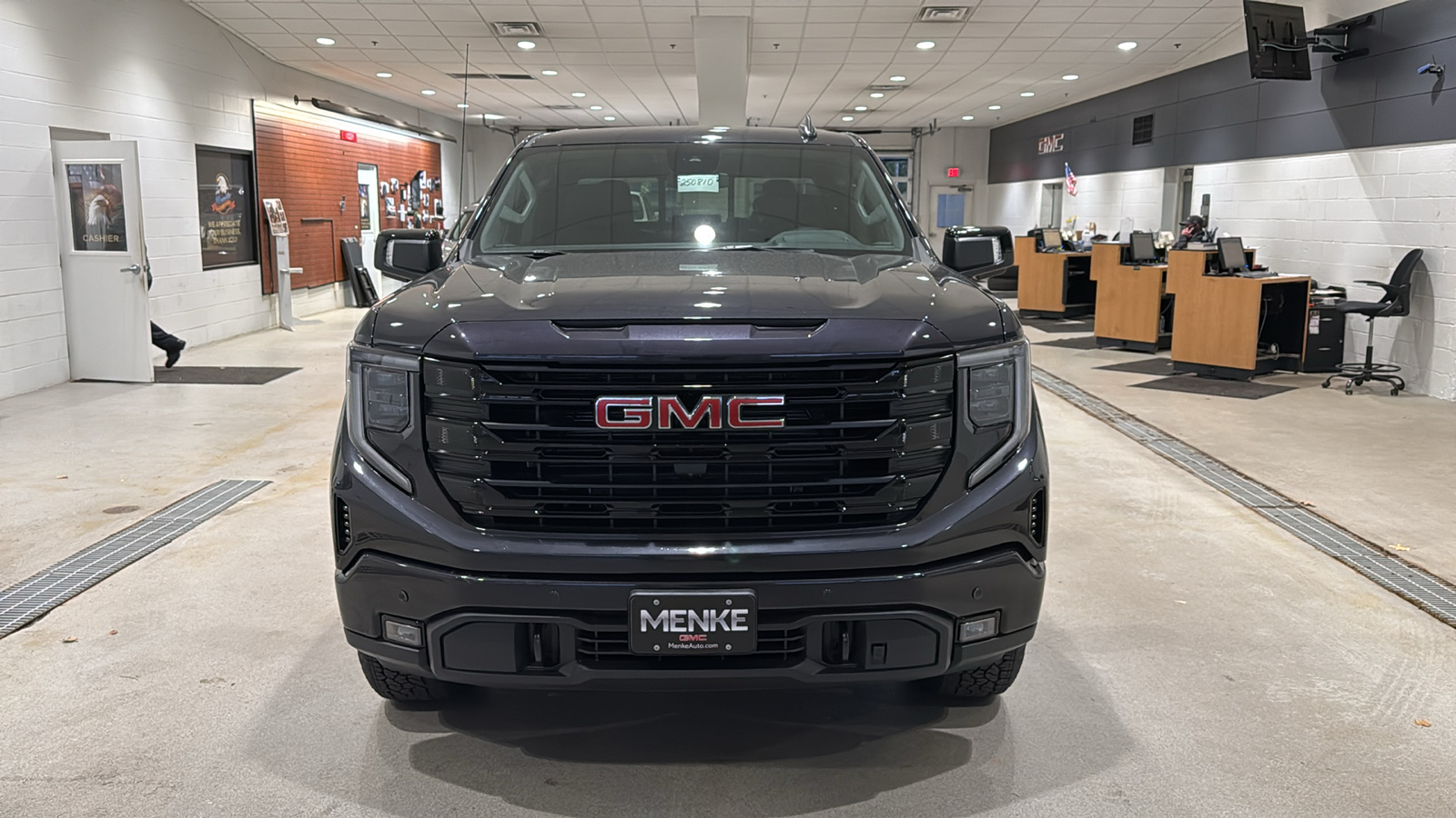 2025 GMC Sierra 1500 Elevation 3