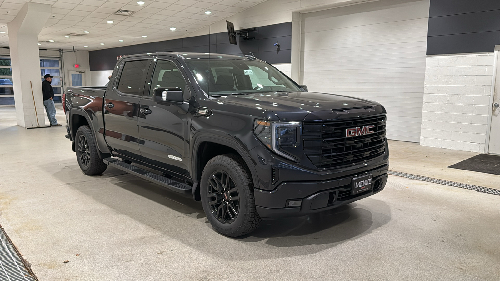 2025 GMC Sierra 1500 Elevation 4