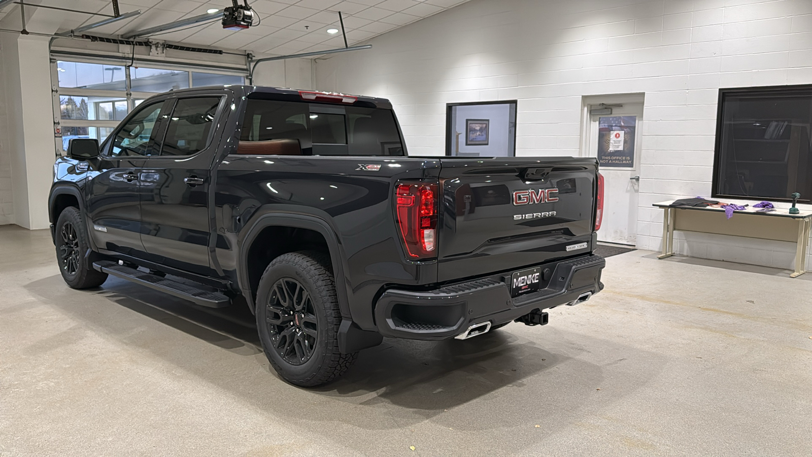 2025 GMC Sierra 1500 Elevation 8