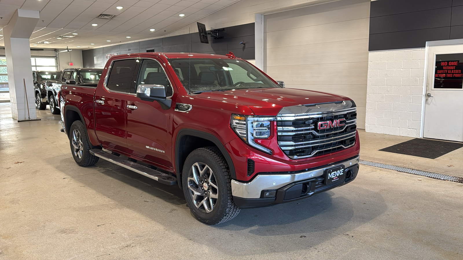 2025 GMC Sierra 1500 SLT 4