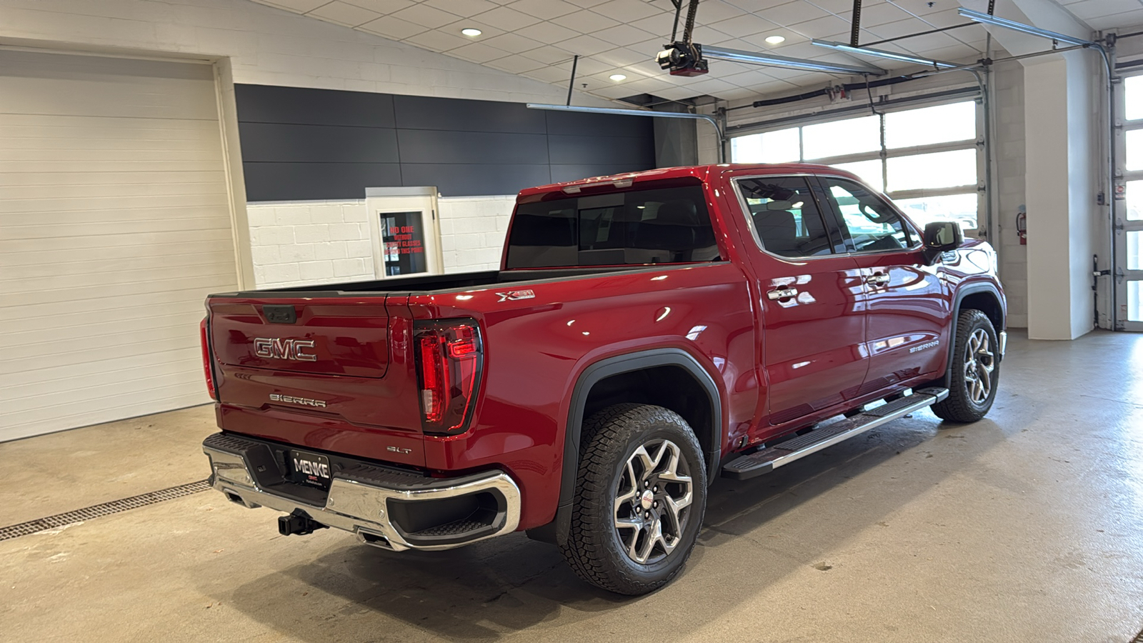 2025 GMC Sierra 1500 SLT 6