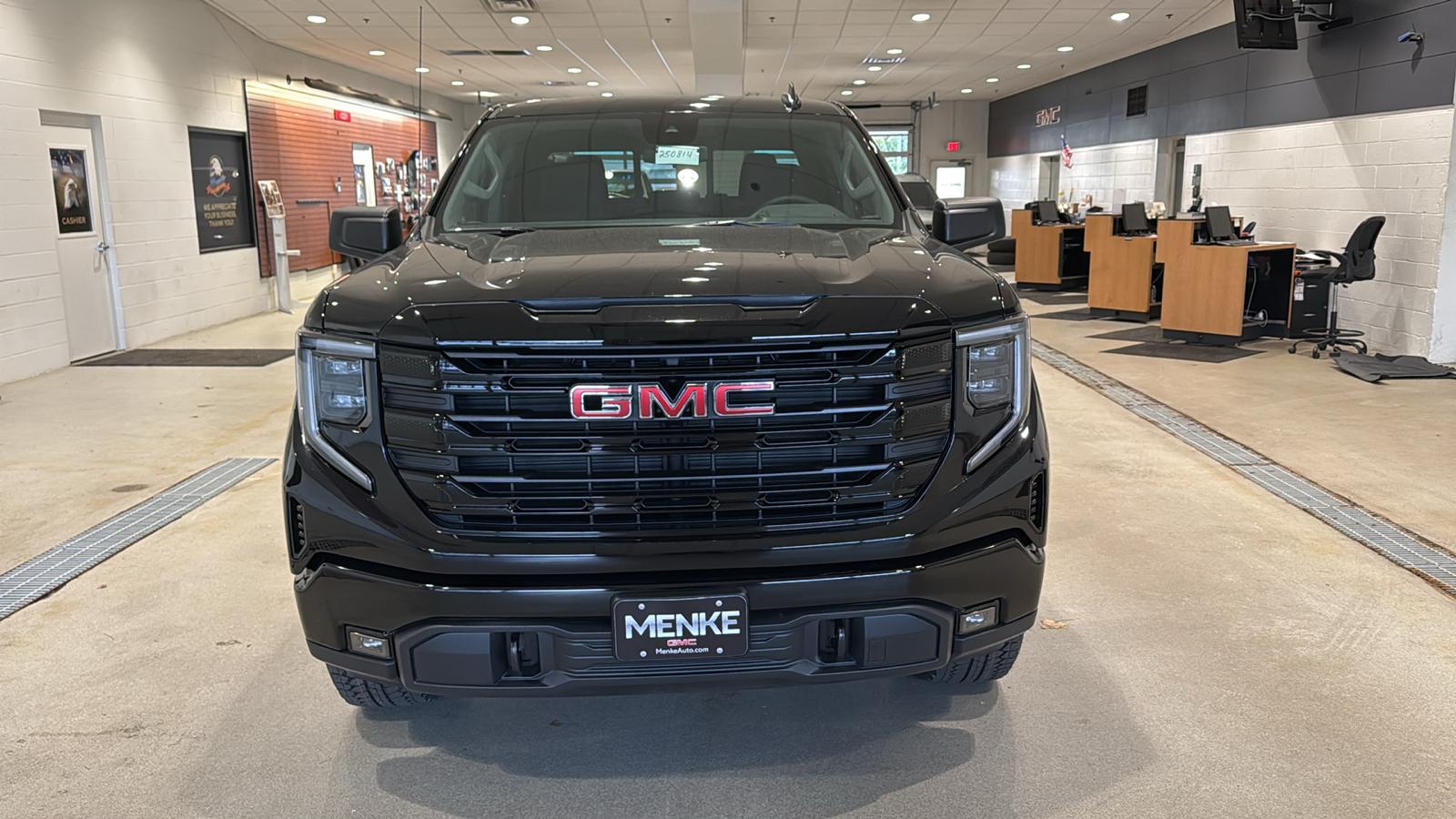 2025 GMC Sierra 1500 Elevation 3