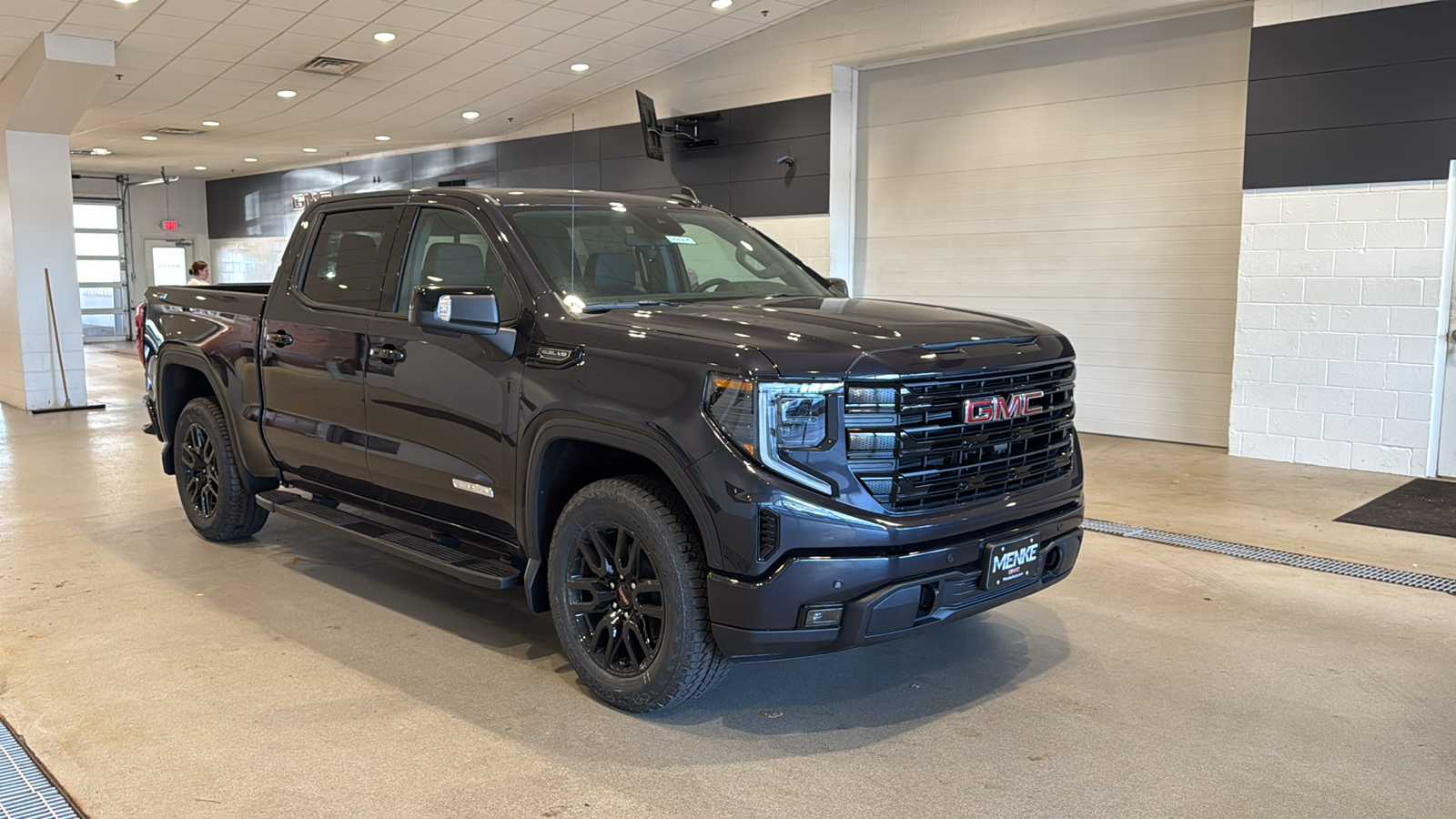 2025 GMC Sierra 1500 Elevation 4